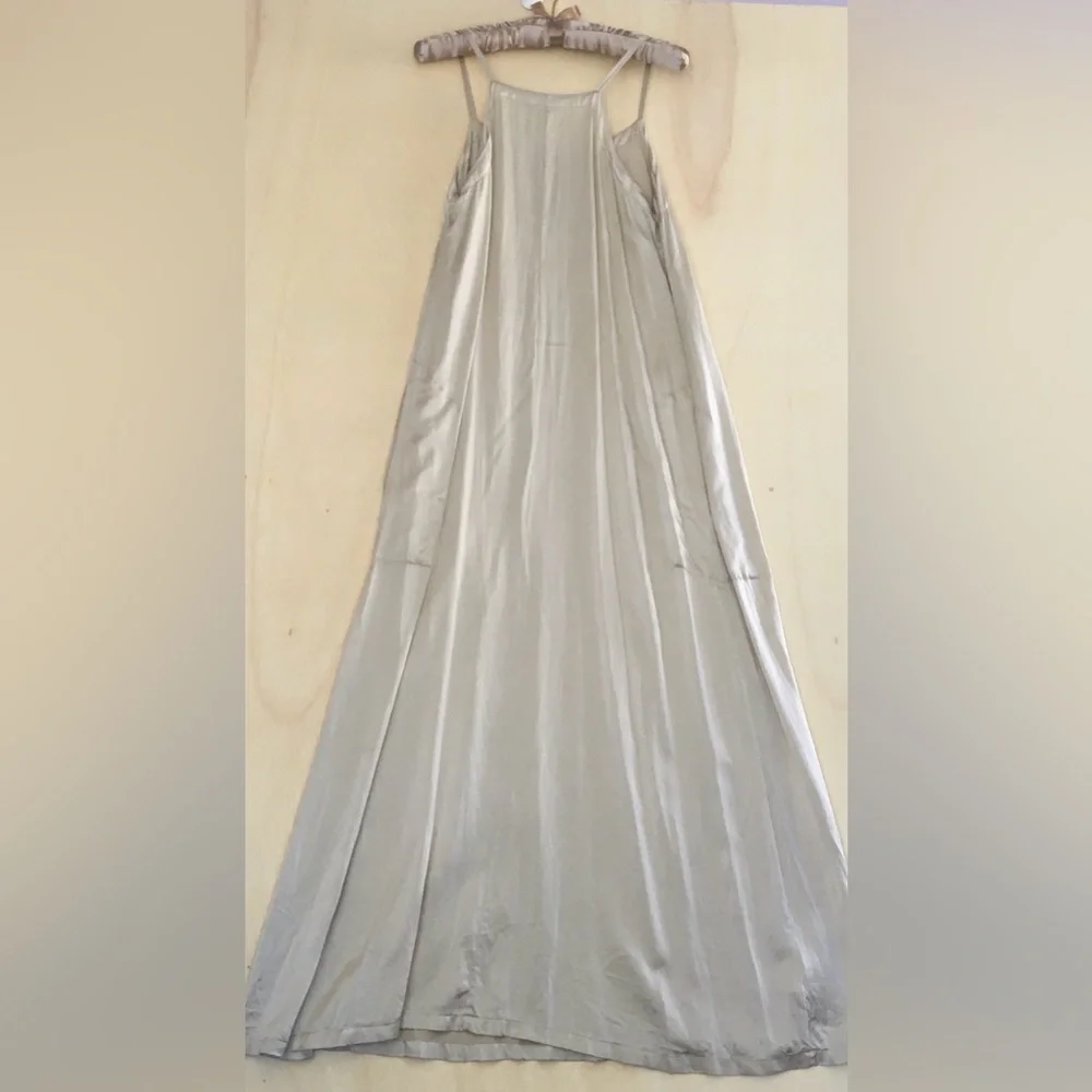 Blue Les Copains Champagne Silk Gown and Coat - Picture 4 of 13